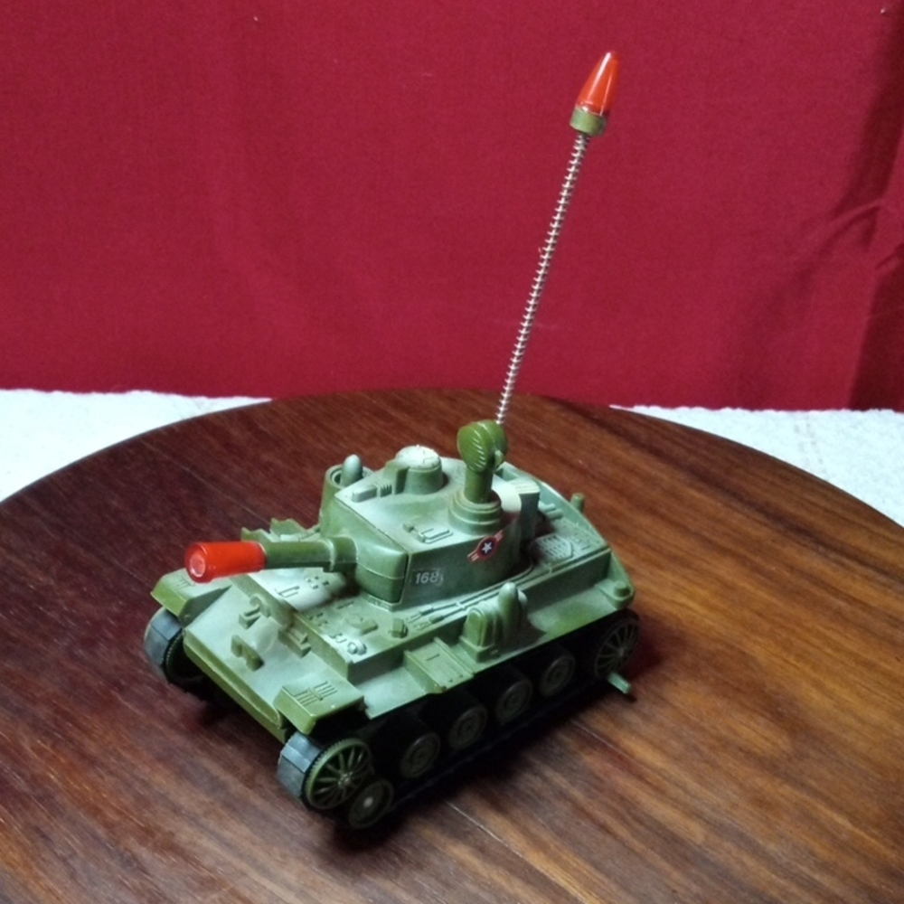 Vintage Self-propelling War Tank By The Wonderful Brand